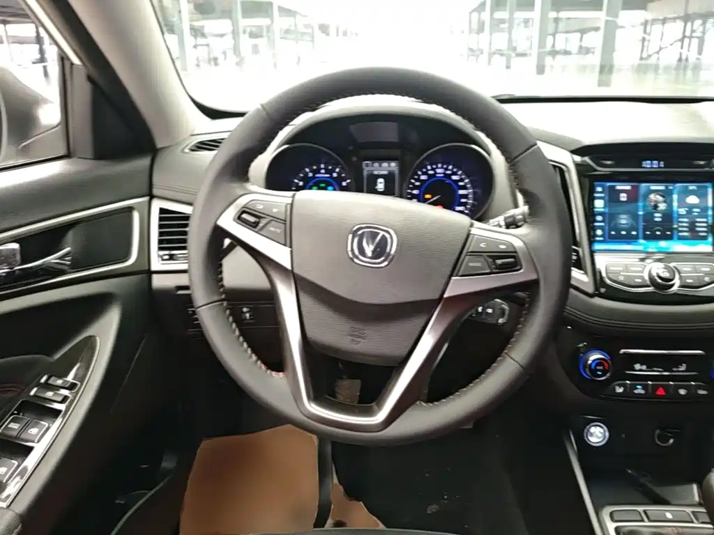 Changan Eado XT 2018 — фото 11
