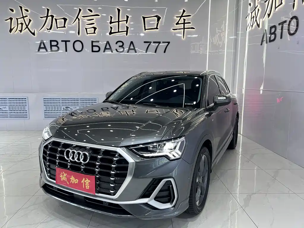 Audi Q3 2022 — фото 1