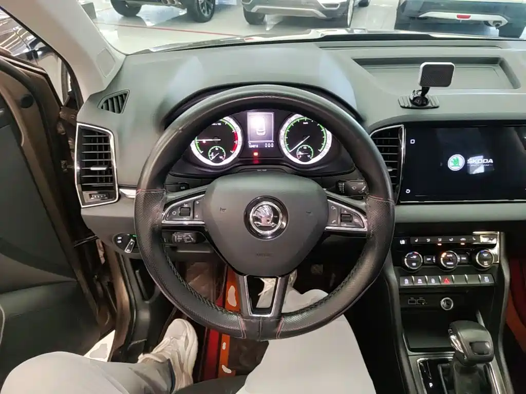 Skoda Karoq 2019 — фото 11
