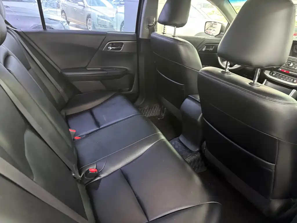 Honda Accord 2015 — фото 11
