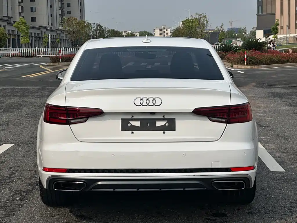 Audi A4L 2019 — фото 5