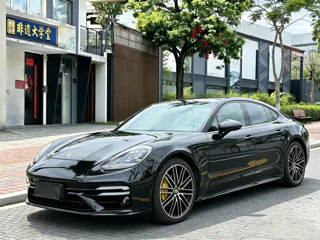 Porsche Panamera 2017 — фото 1