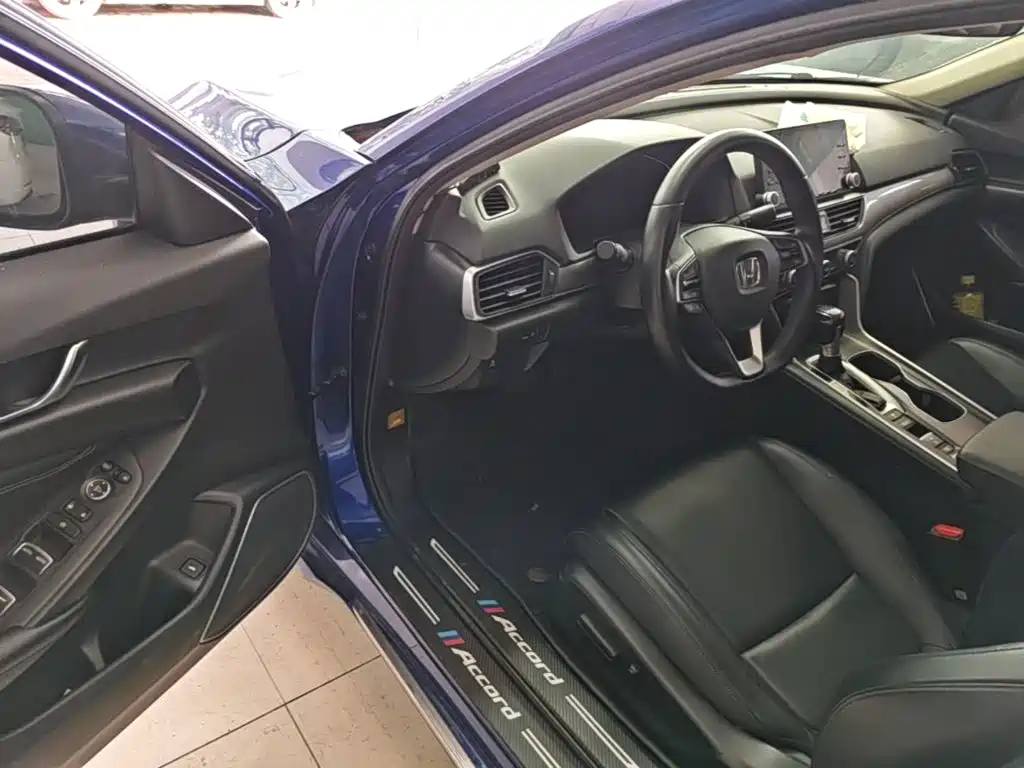 Honda Accord 2018 — фото 16