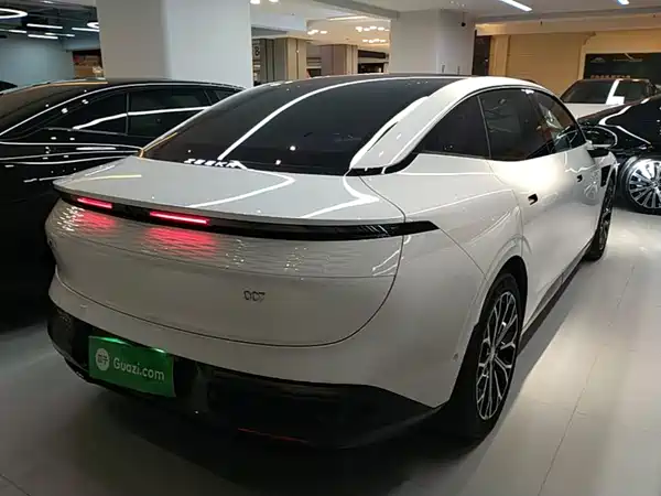 Zeekr 007 2025