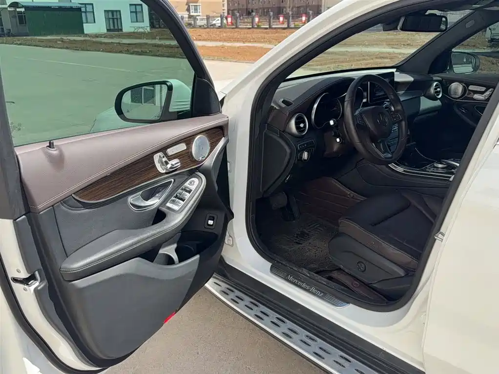 Mercedes-Benz GLC 2019 — фото 14