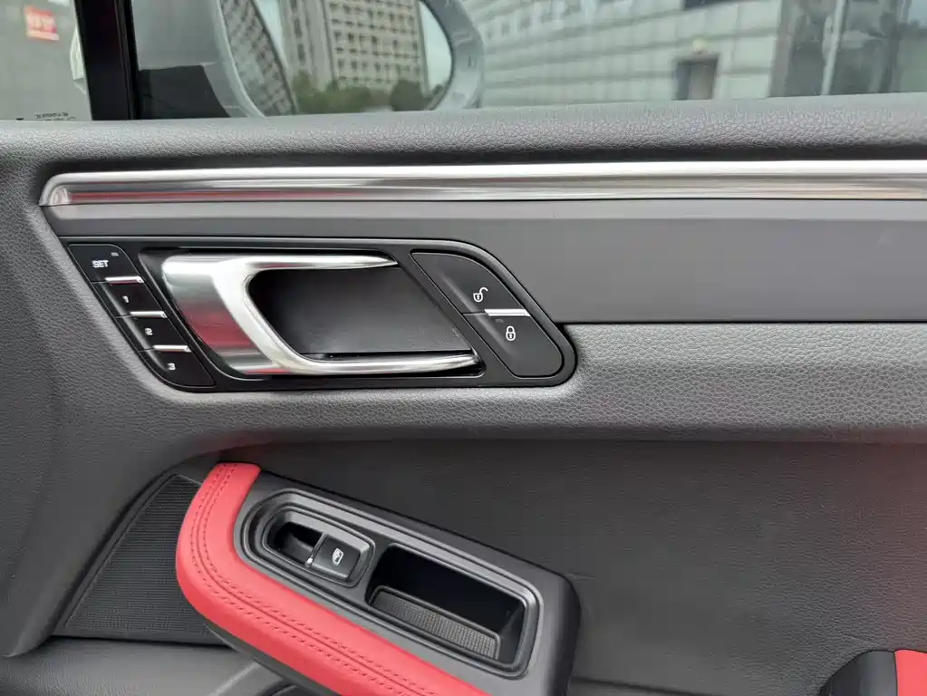 Porsche Macan 2019 — фото 28
