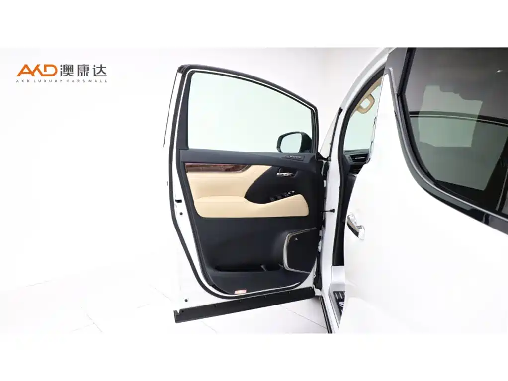 Toyota Alphard 2021 — фото 11