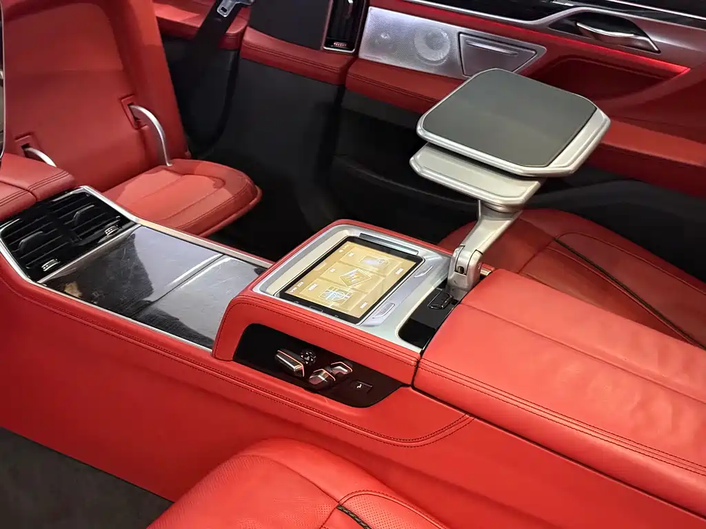 BMW 7 Series 2017 — фото 11