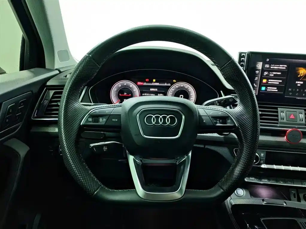 Audi Q5L 2022 — фото 11