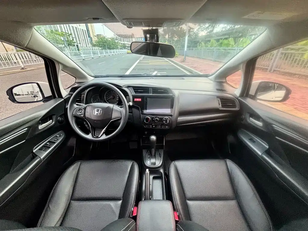 Honda Fit 2017 — фото 16
