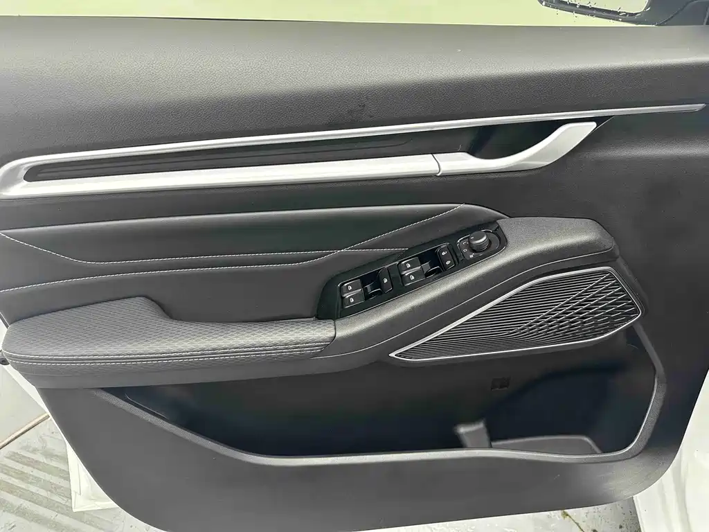 Geely Emgrand 2023 — фото 10