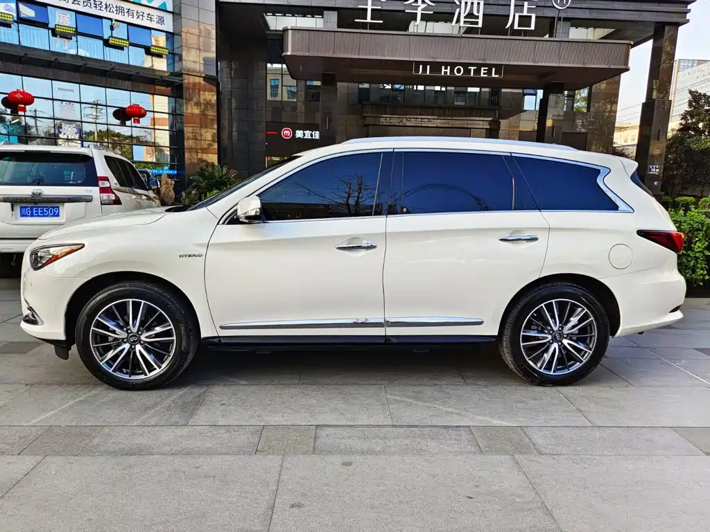 Infiniti QX60 2018 — фото 3