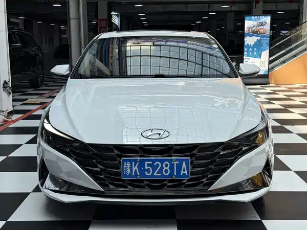 Hyundai Elantra 2023