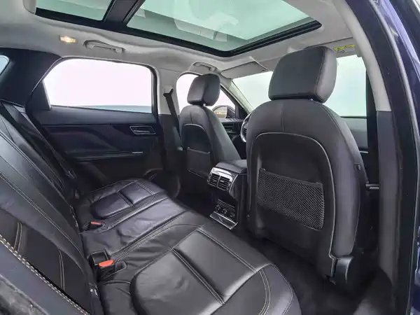 Jaguar F-PACE 2017