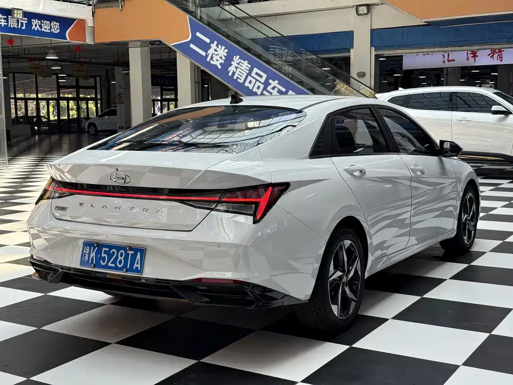 Hyundai Elantra 2023