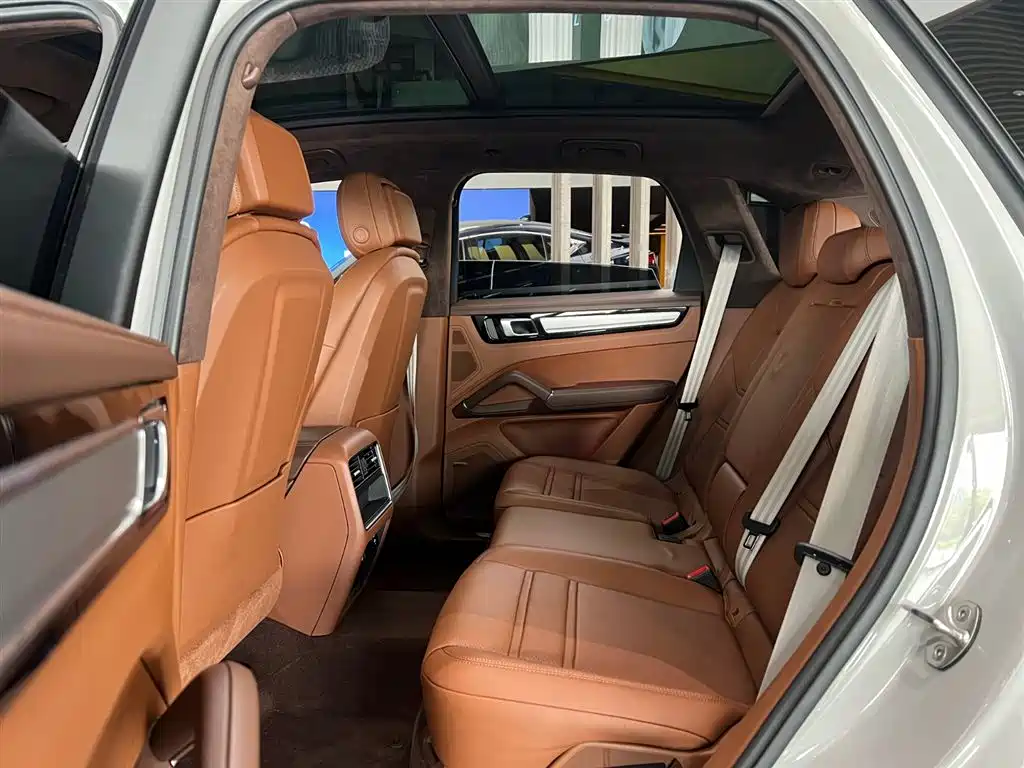 Porsche Cayenne 2023