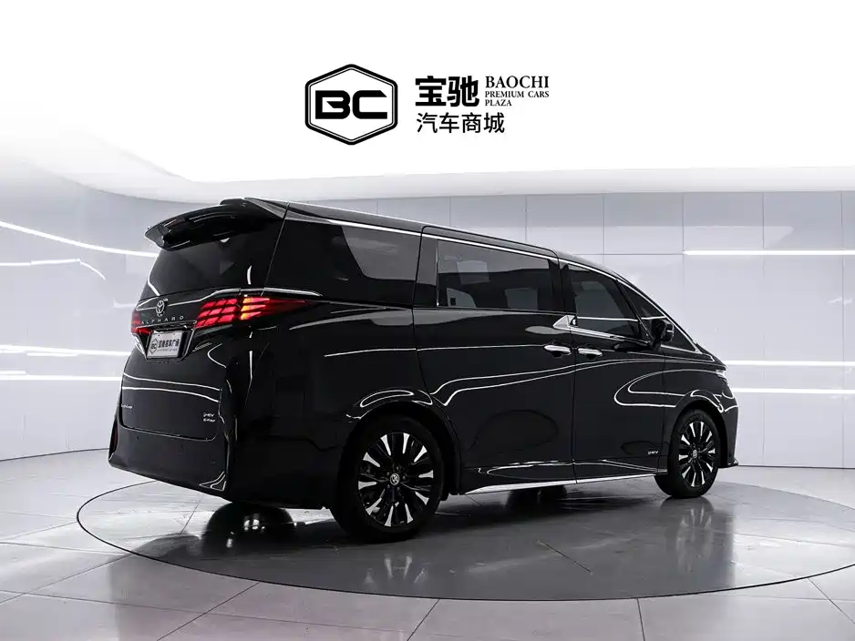 Toyota Alphard 2024 — фото 3
