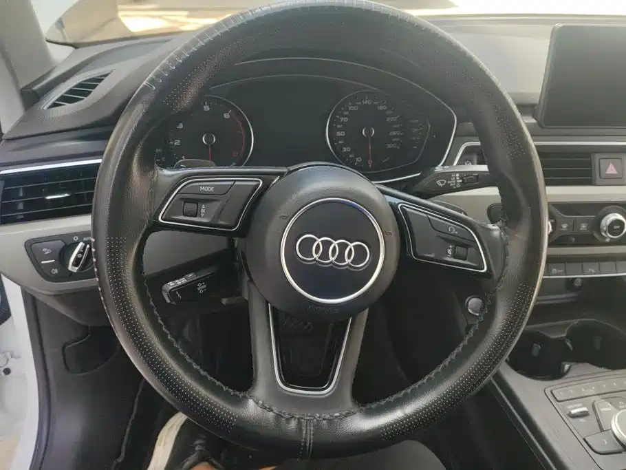 Audi A4L 2018 — фото 15