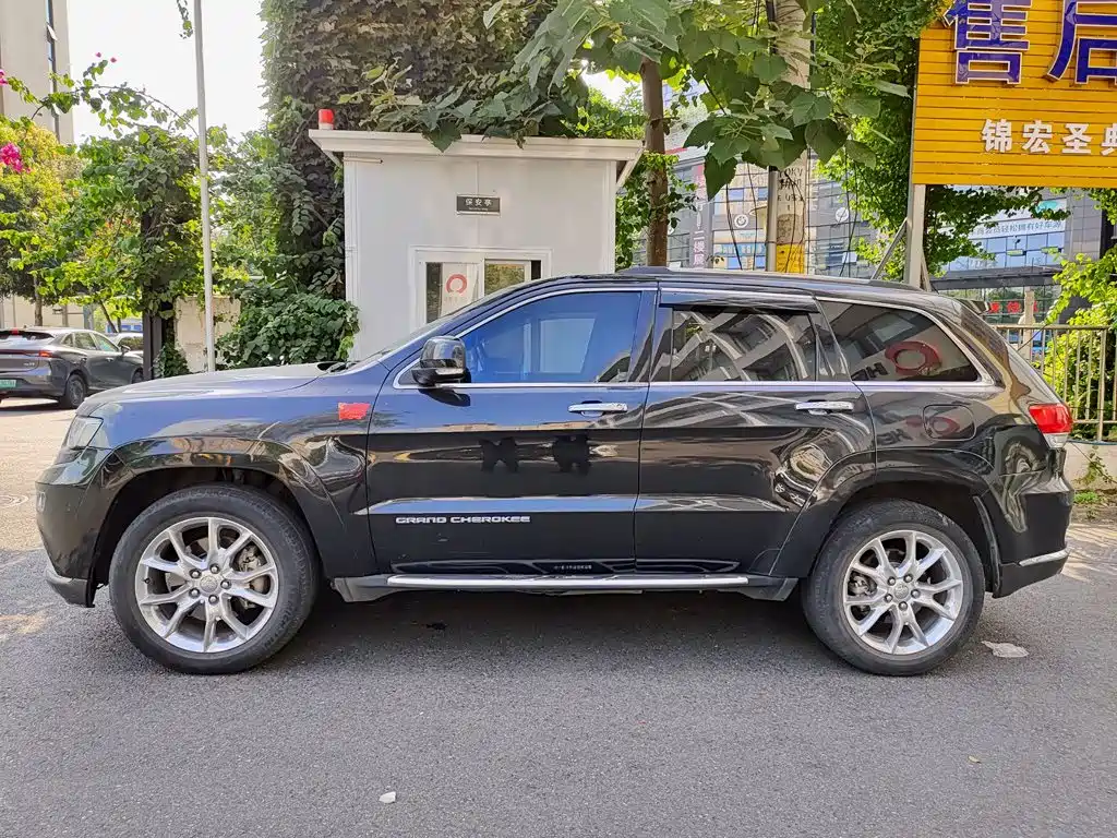 Jeep Grand Cherokee 2015 — фото 3