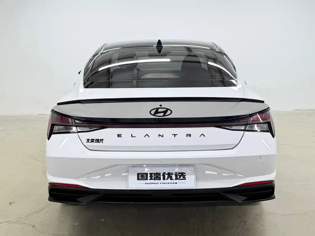 Hyundai Elantra 2022