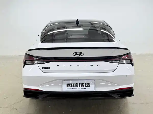 Hyundai Elantra 2022