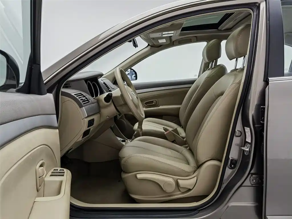 Nissan Sylphy 2013 — фото 10