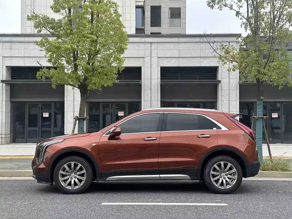 Cadillac XT4 2019 — фото 3