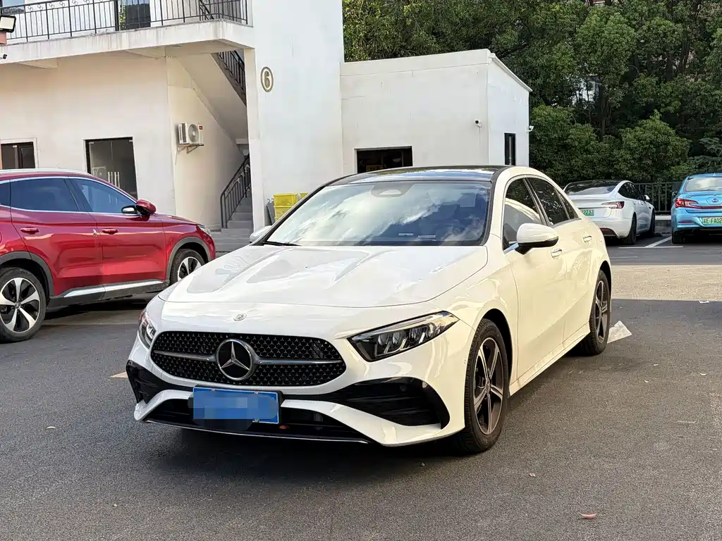 Mercedes-Benz A-Class 2023 — фото 3