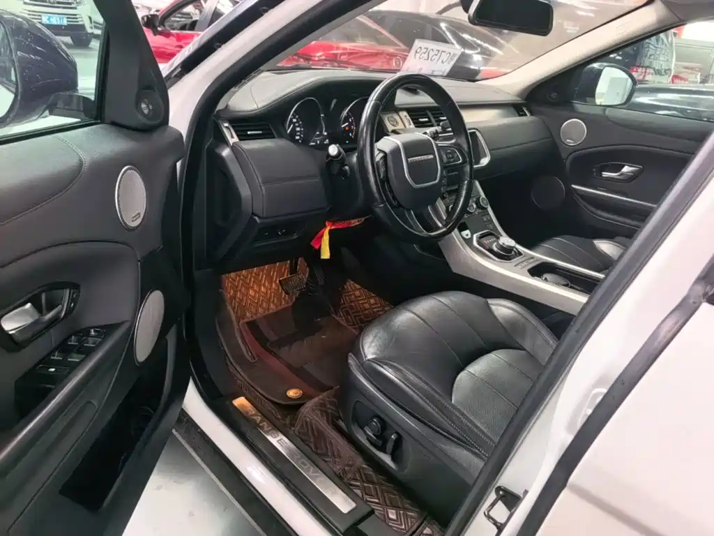 Land Rover Evoque 2018 — фото 16