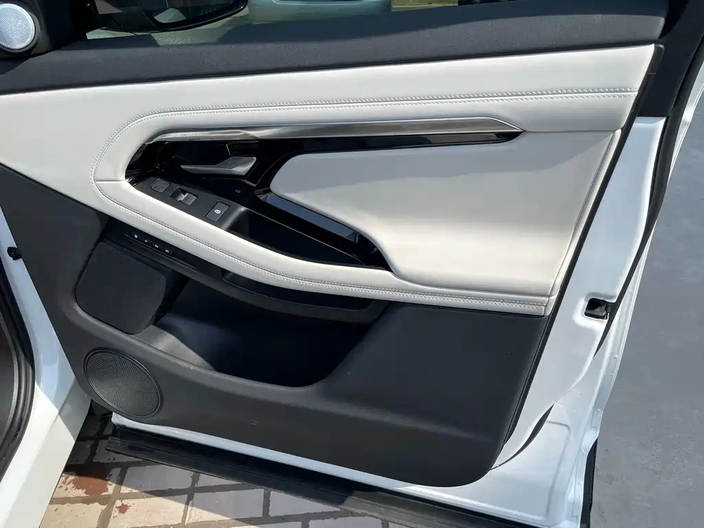 Land Rover Evoque 2022 — фото 15