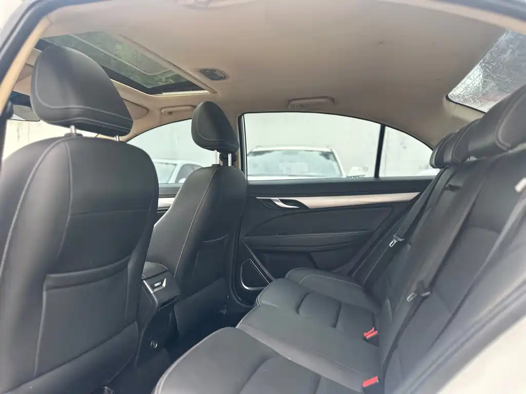 Geely Emgrand 2018