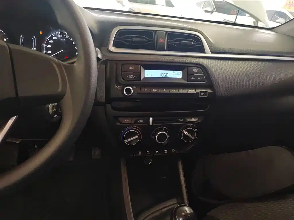 Hyundai Verna 2020 — фото 13
