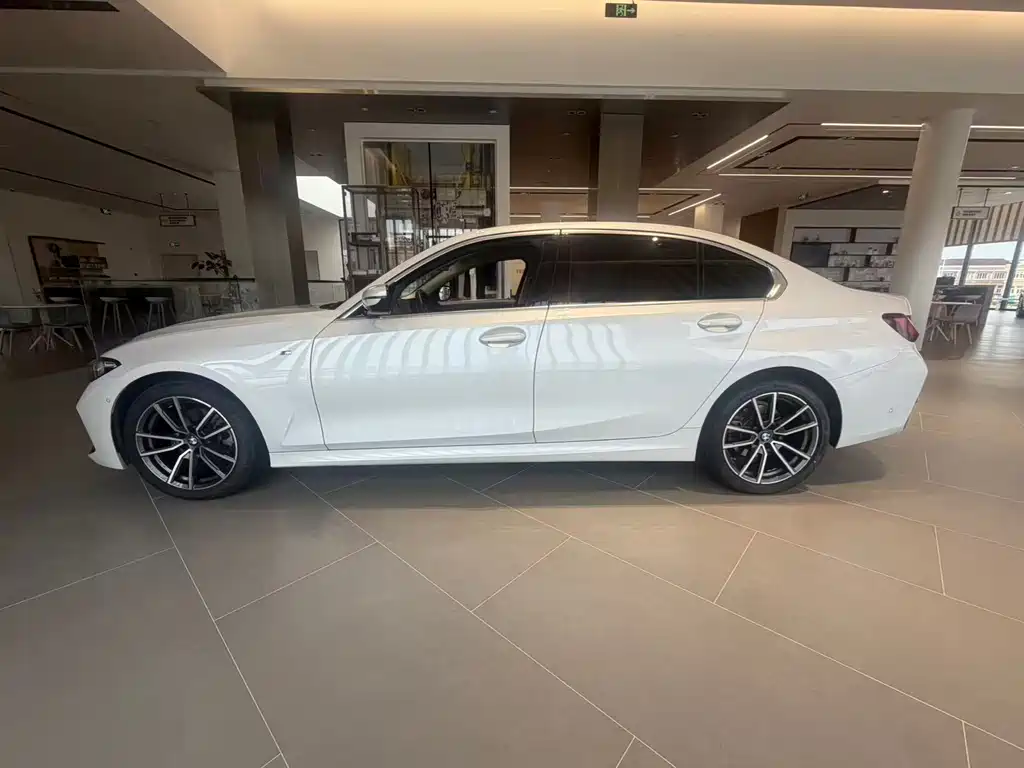 BMW 3 Series 2024