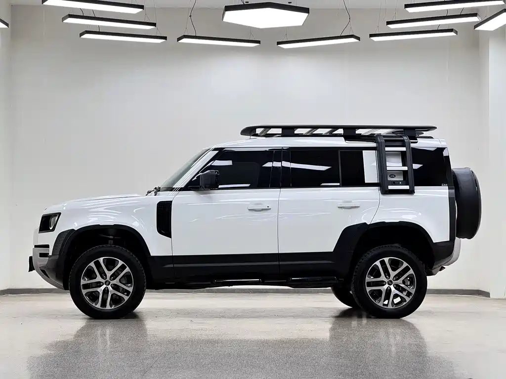 Land Rover Defender 2023 — фото 4