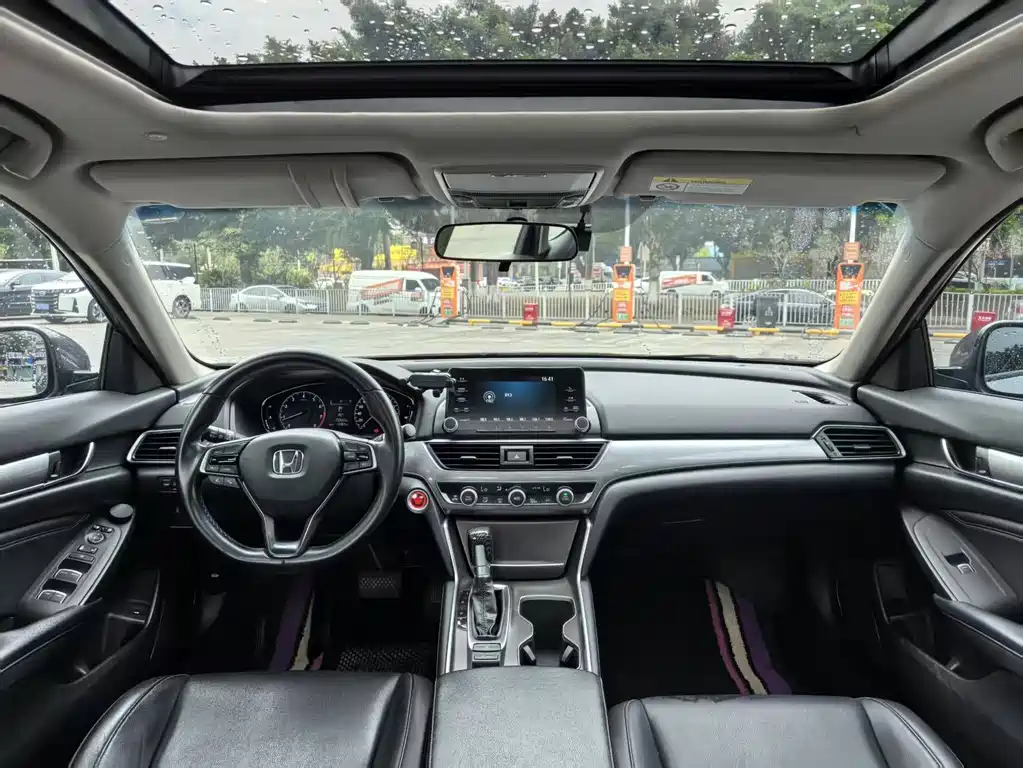 Honda Accord 2019 — фото 13