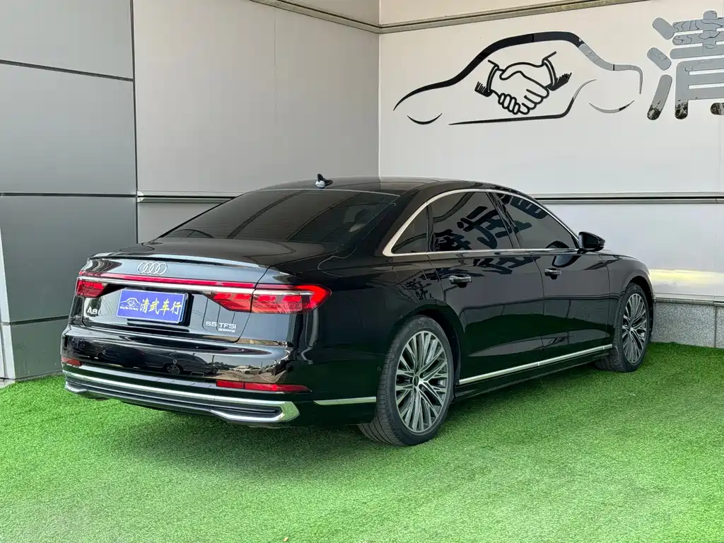 Audi A8 2022 — фото 14