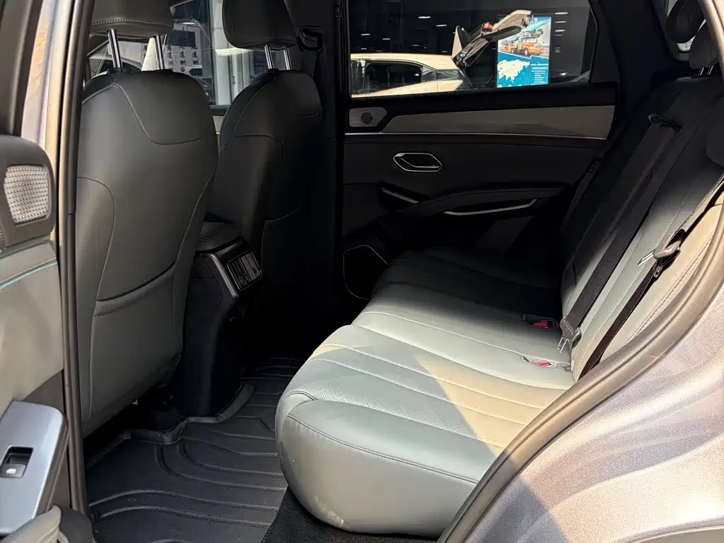 BYD Song L DM-i 2026 — фото 9