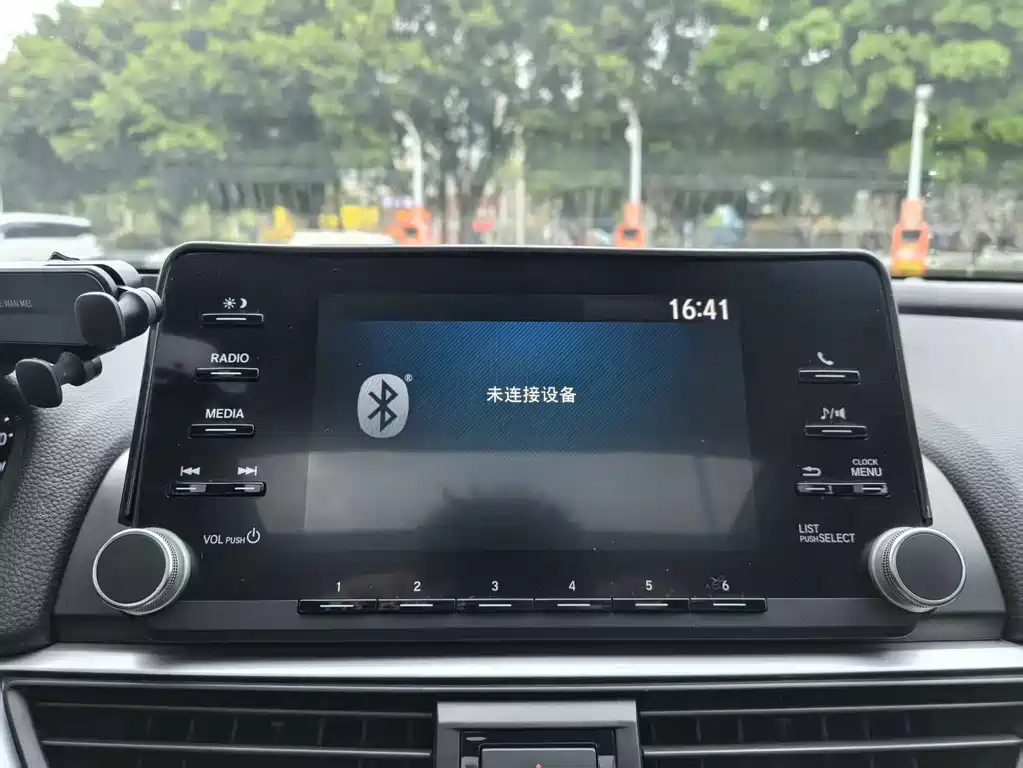 Honda Accord 2019 — фото 19