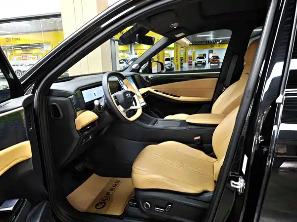 Geely Galaxy L7 2023