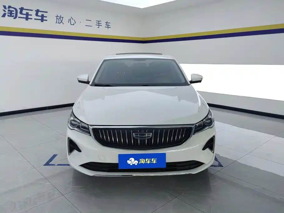 Geely Emgrand 2021