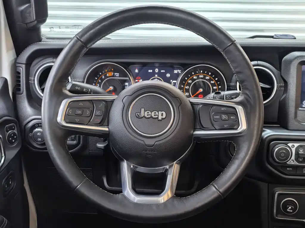 Jeep Wrangler 2019 — фото 21