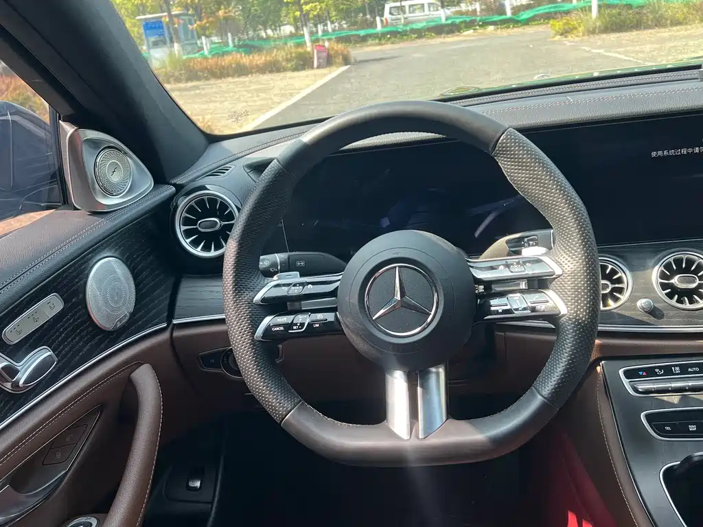 Mercedes-Benz E-Class 2023 — фото 8