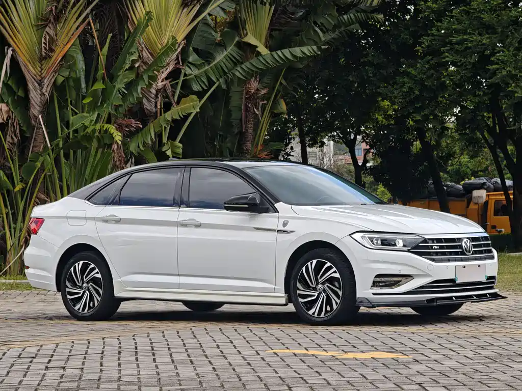Volkswagen Sagitar 2020