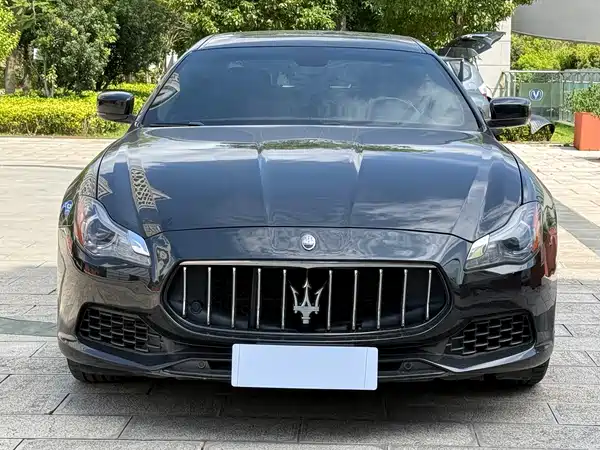 Maserati Quattroporte 2013