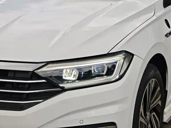 Volkswagen Sagitar 2020