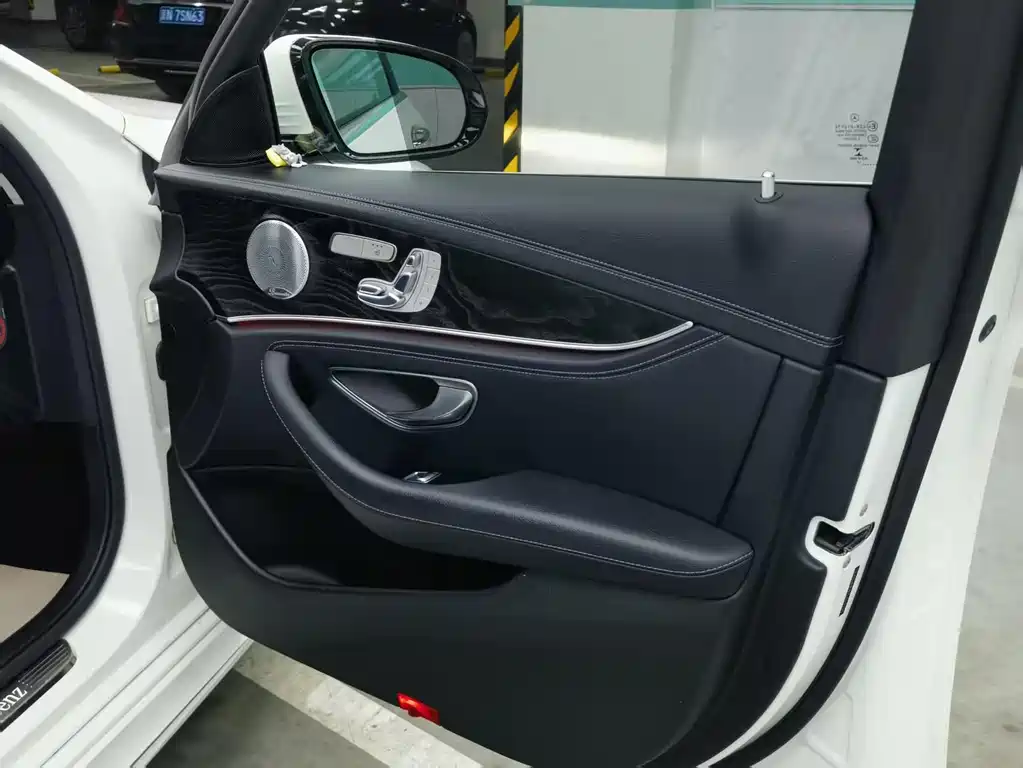 Mercedes-Benz E-Class 2017 — фото 14