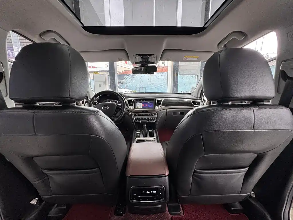GAC Motor Trumpchi GS8 2017 — фото 18
