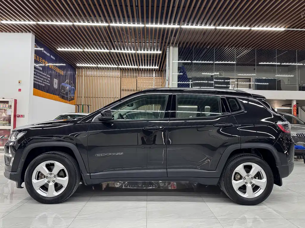 Jeep Compass 2019 — фото 3