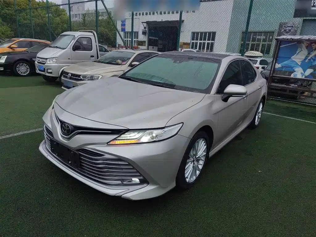 Toyota Camry 2019 — фото 2