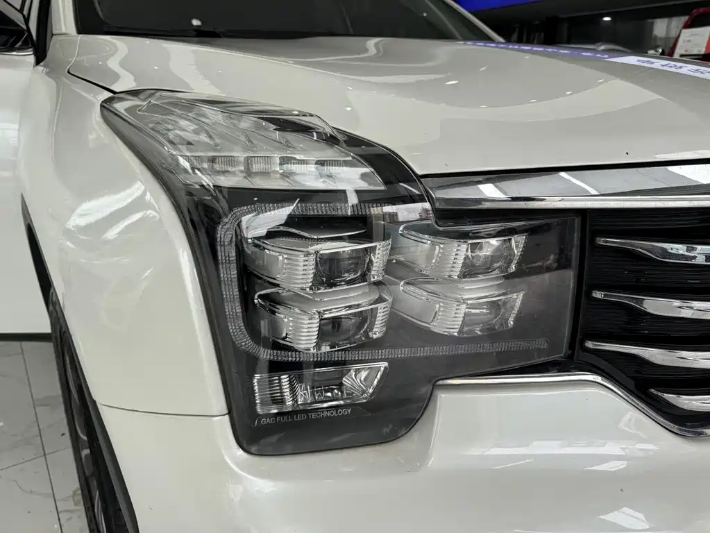 GAC Motor Trumpchi GS8 2017 — фото 31